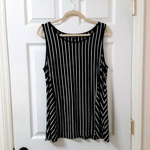 Cable & Gauge Size XL Black & White Striped Top
